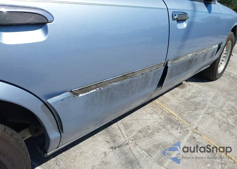 1998 Mercury Grand Marquis из США, поврежденный, VIN 2MEFM75WXWX602515